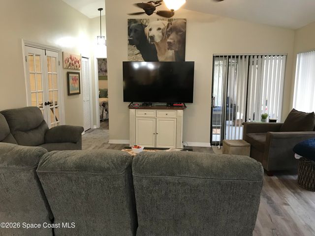 594 Pine Forest Court, Melbourne, FL 32940