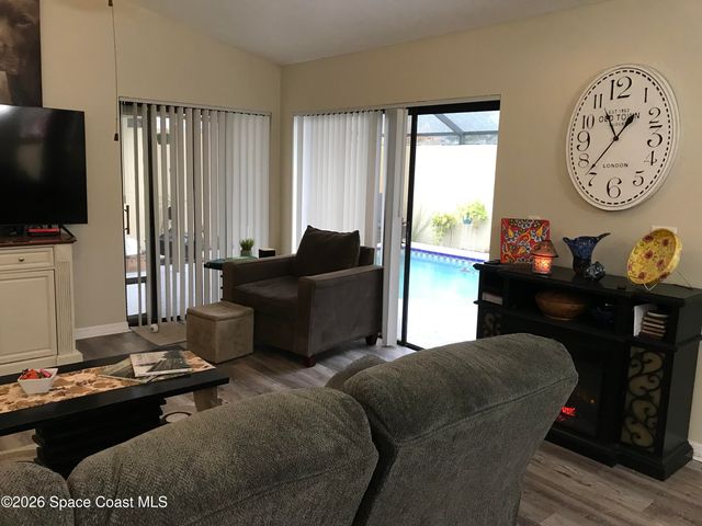 594 Pine Forest Court, Melbourne, FL 32940