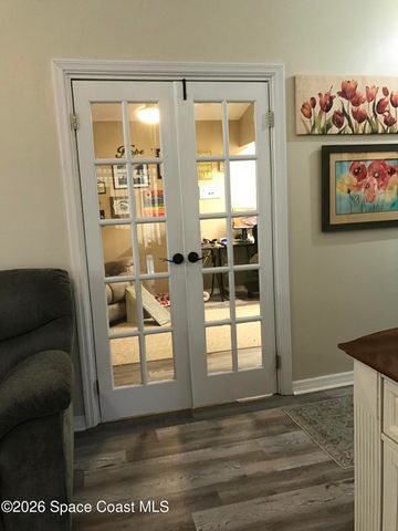 594 Pine Forest Court, Melbourne, FL 32940