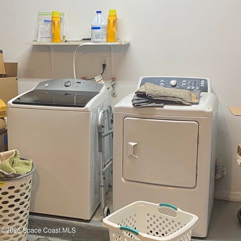 594 Pine Forest Court, Melbourne, FL 32940