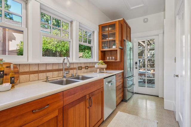 1983 Yosemite Rd, Berkeley, CA 94707