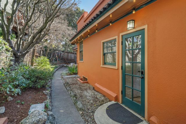 1983 Yosemite Rd, Berkeley, CA 94707