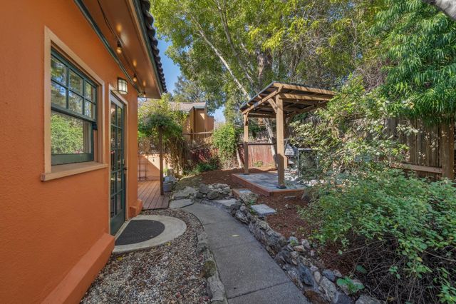 1983 Yosemite Rd, Berkeley, CA 94707