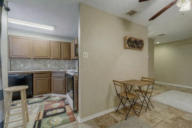 2409 Leon ST 102, Austin, TX 78705