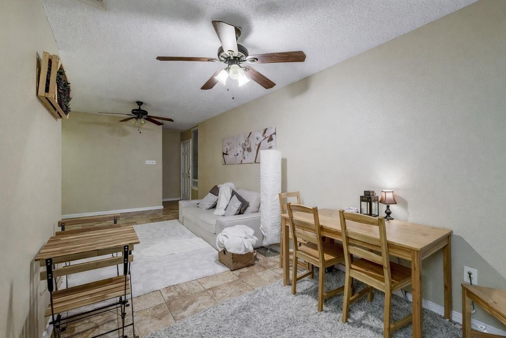 2409 Leon ST 102, Austin, TX 78705