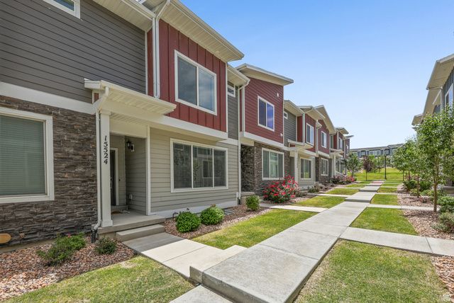 15524 S DEMOCRACY, Bluffdale, UT 84065