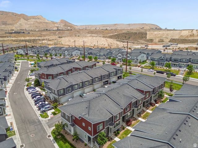 15524 S DEMOCRACY, Bluffdale, UT 84065