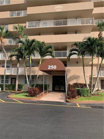 250 Jacaranda Drive 203, Plantation, FL 33324