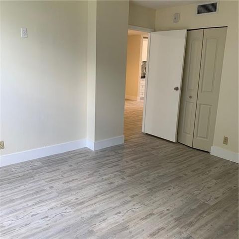 250 Jacaranda Drive 203, Plantation, FL 33324