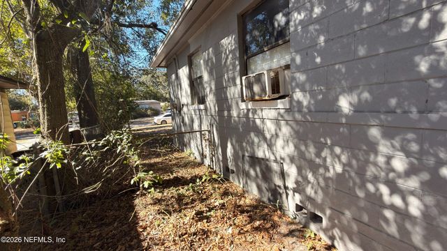 10335 HAVERFORD Road, Jacksonville, FL 32218