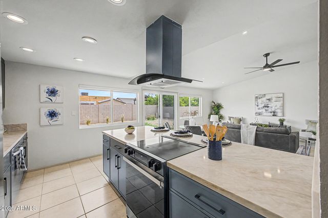 7023 W CYPRESS Street, Phoenix, AZ 85035