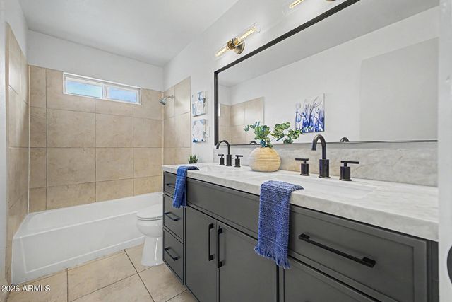 7023 W CYPRESS Street, Phoenix, AZ 85035