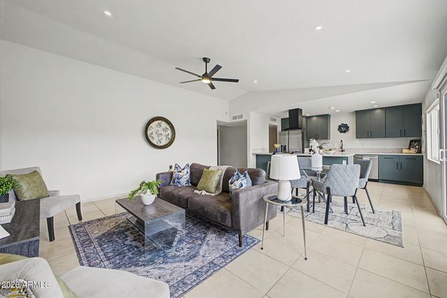 7023 W CYPRESS Street, Phoenix, AZ 85035
