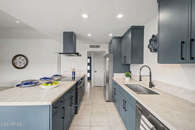 7023 W CYPRESS Street, Phoenix, AZ 85035