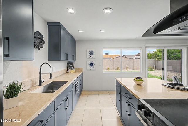 7023 W CYPRESS Street, Phoenix, AZ 85035