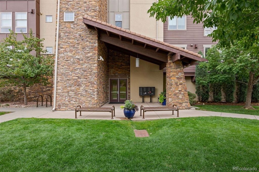89 N Rampart Way 402, Denver, CO 80230