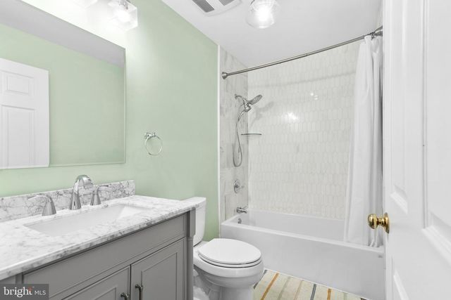 44 HAMILTON LAKES DR, Hamilton, NJ 08619