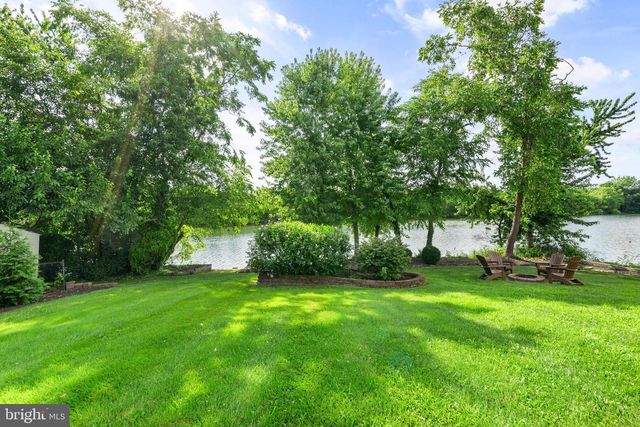 44 HAMILTON LAKES DR, Hamilton, NJ 08619