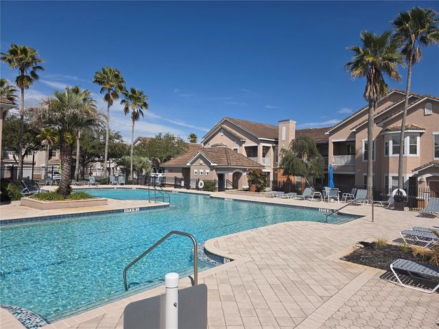 17920 VILLA CREEK DRIVE 17920, Tampa, FL 33647