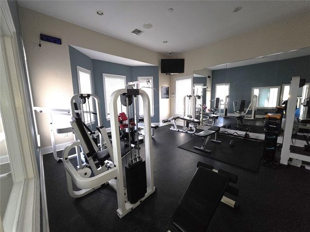 17920 VILLA CREEK DRIVE 17920, Tampa, FL 33647