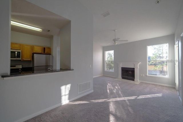 17920 VILLA CREEK DRIVE 17920, Tampa, FL 33647