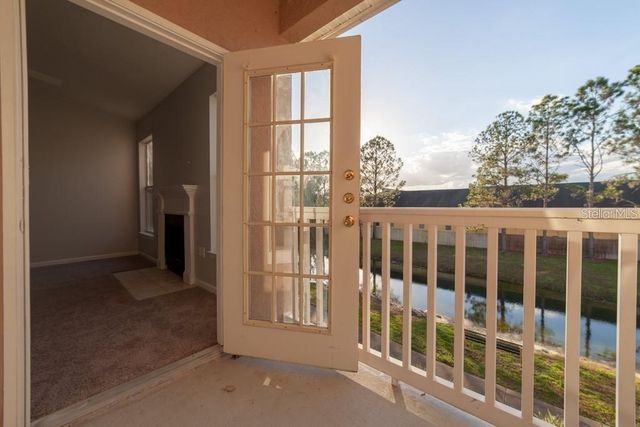 17920 VILLA CREEK DRIVE 17920, Tampa, FL 33647