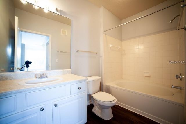 17920 VILLA CREEK DRIVE 17920, Tampa, FL 33647