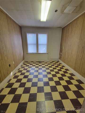 10 S Vann Street, Pryor, OK 74361