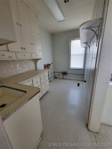 10 S Vann Street, Pryor, OK 74361