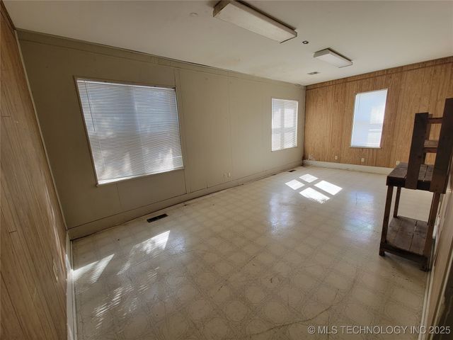 10 S Vann Street, Pryor, OK 74361