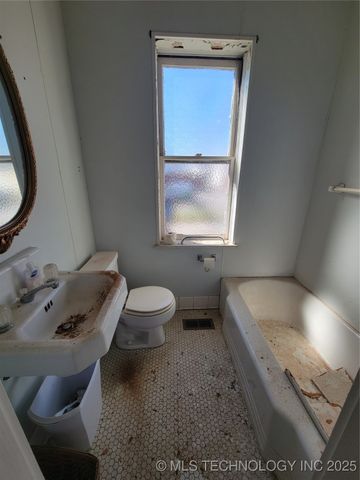 10 S Vann Street, Pryor, OK 74361