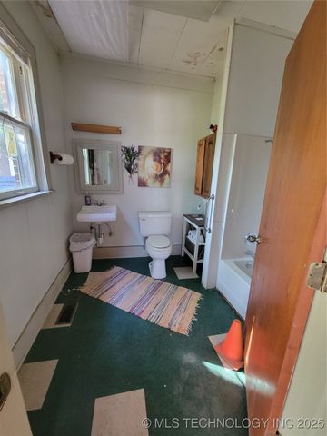 10 S Vann Street, Pryor, OK 74361