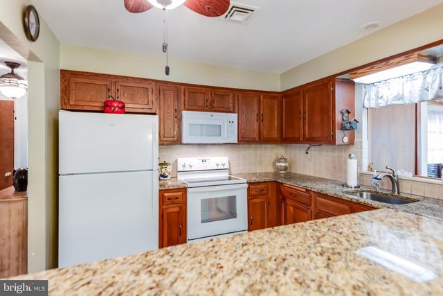 13 SHEFFIELD PL, Southampton, NJ 08088
