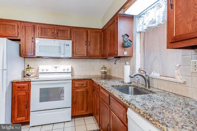 13 SHEFFIELD PL, Southampton, NJ 08088