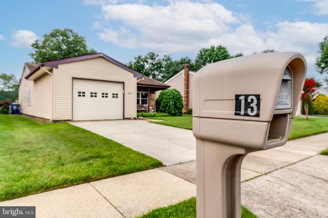 13 SHEFFIELD PL, Southampton, NJ 08088