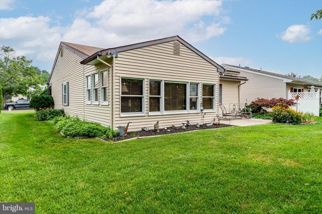 13 SHEFFIELD PL, Southampton, NJ 08088