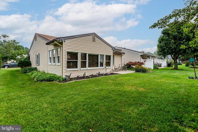 13 SHEFFIELD PL, Southampton, NJ 08088