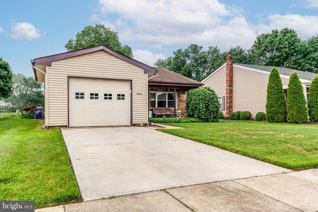 13 SHEFFIELD PL, Southampton, NJ 08088