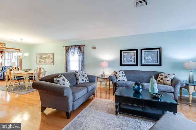 13 SHEFFIELD PL, Southampton, NJ 08088