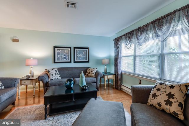 13 SHEFFIELD PL, Southampton, NJ 08088