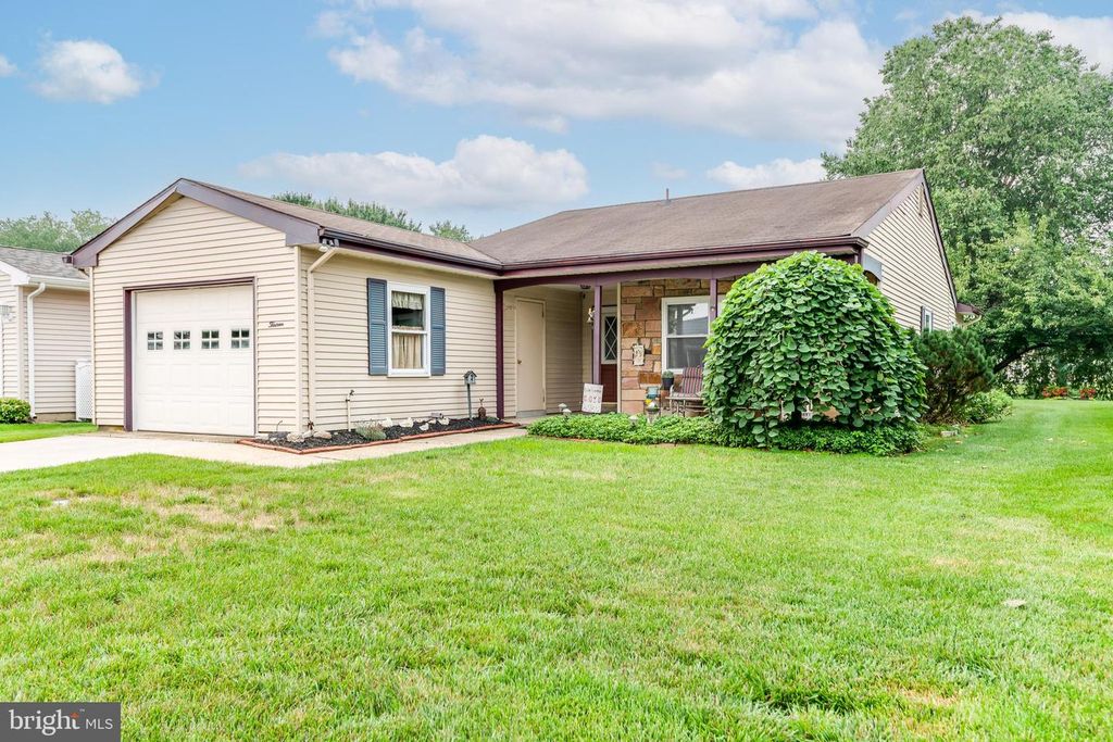 13 SHEFFIELD PL, Southampton, NJ 08088