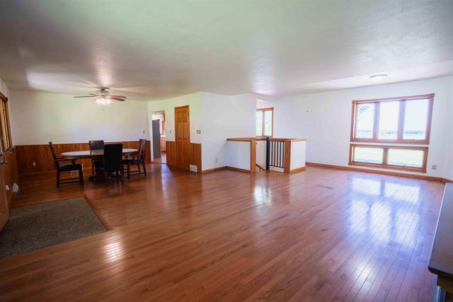 1229 W Mt. Vernon Road, Waterloo, IA 50703