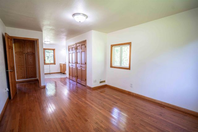 1229 W Mt. Vernon Road, Waterloo, IA 50703