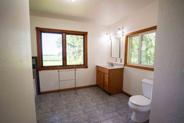 1229 W Mt. Vernon Road, Waterloo, IA 50703