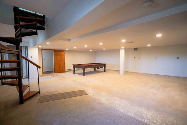 1229 W Mt. Vernon Road, Waterloo, IA 50703