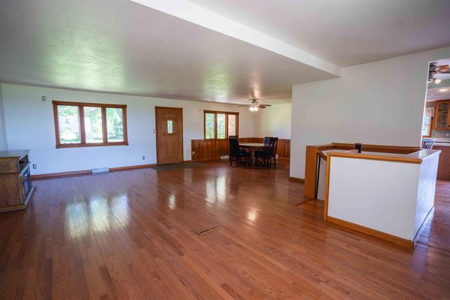 1229 W Mt. Vernon Road, Waterloo, IA 50703