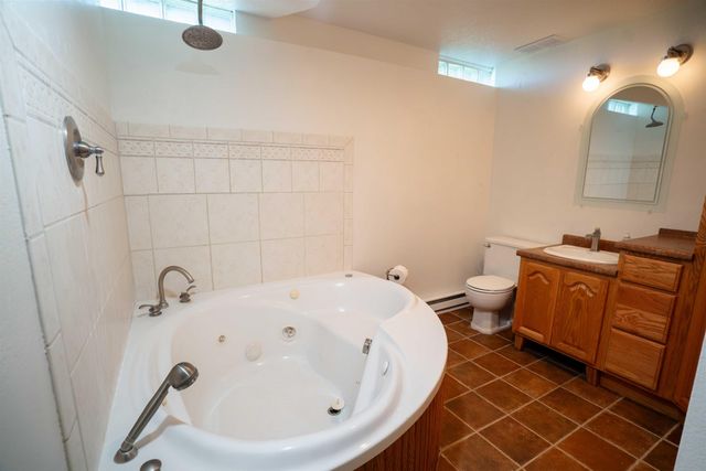 1229 W Mt. Vernon Road, Waterloo, IA 50703