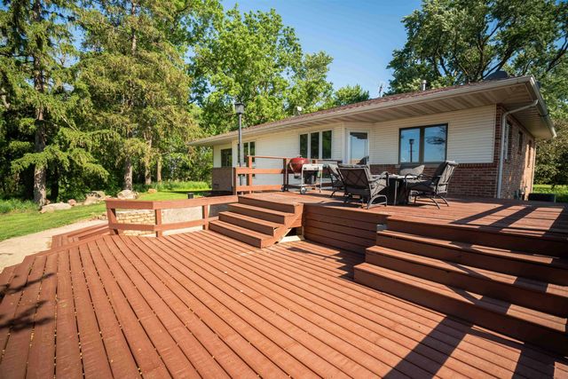 1229 W Mt. Vernon Road, Waterloo, IA 50703