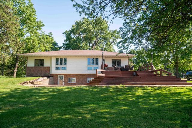1229 W Mt. Vernon Road, Waterloo, IA 50703