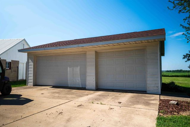 1229 W Mt. Vernon Road, Waterloo, IA 50703